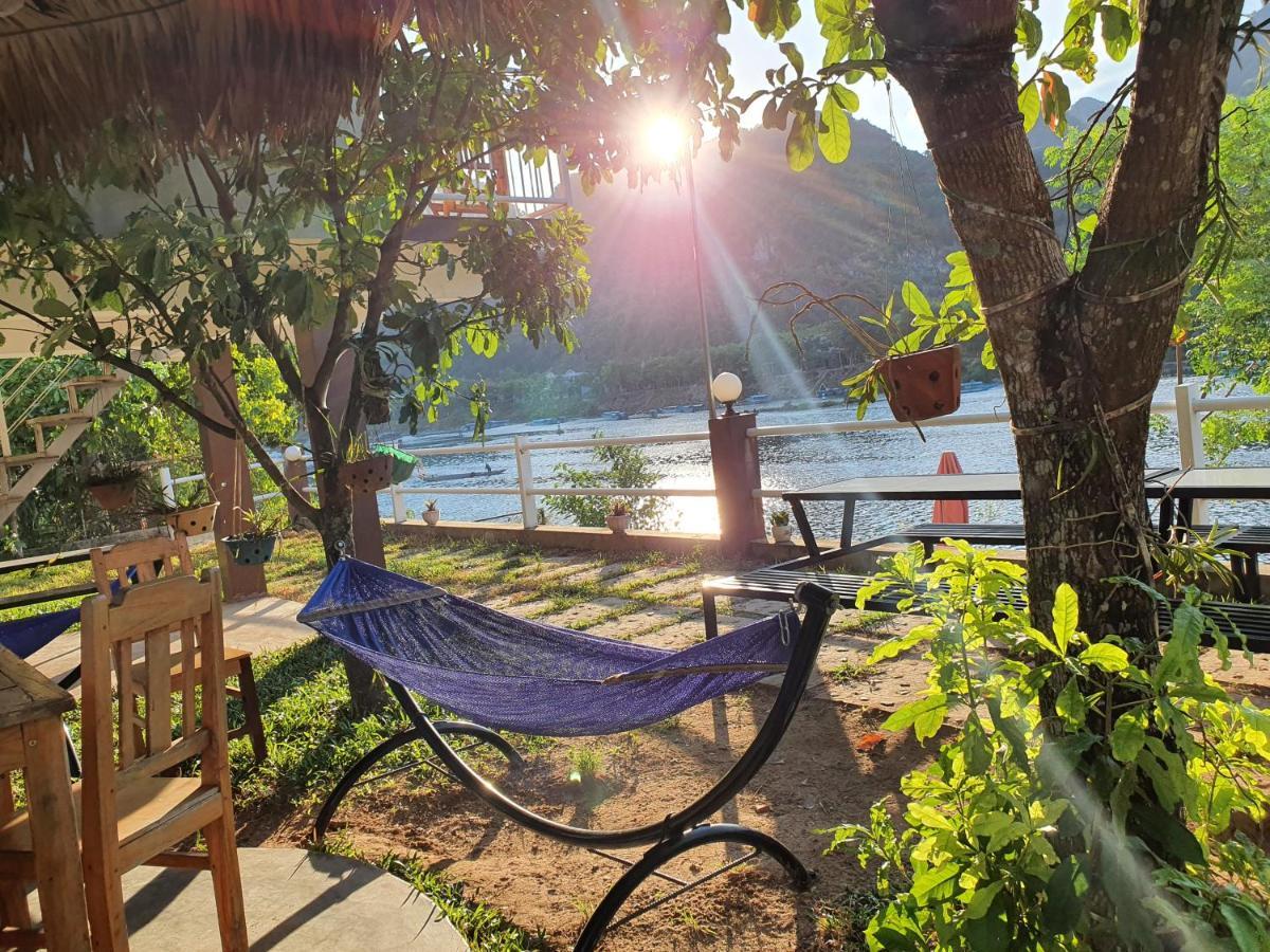 Carambola Bungalow Фонг Нха Екстериор снимка